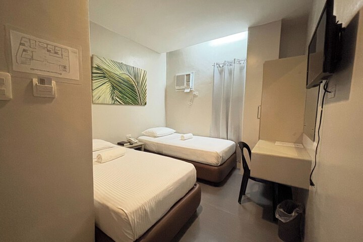 Room 53 of 96