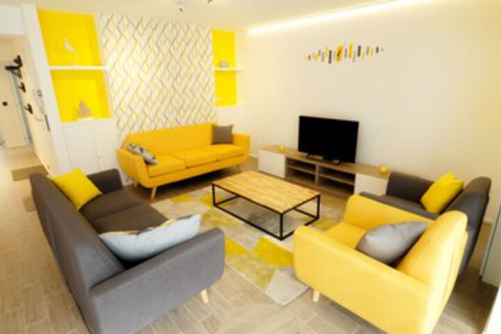 Room 28 of 28