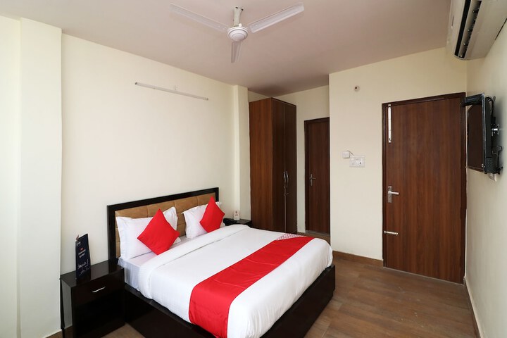Room 2 of 11