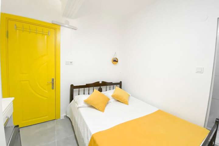 Room 3 of 18