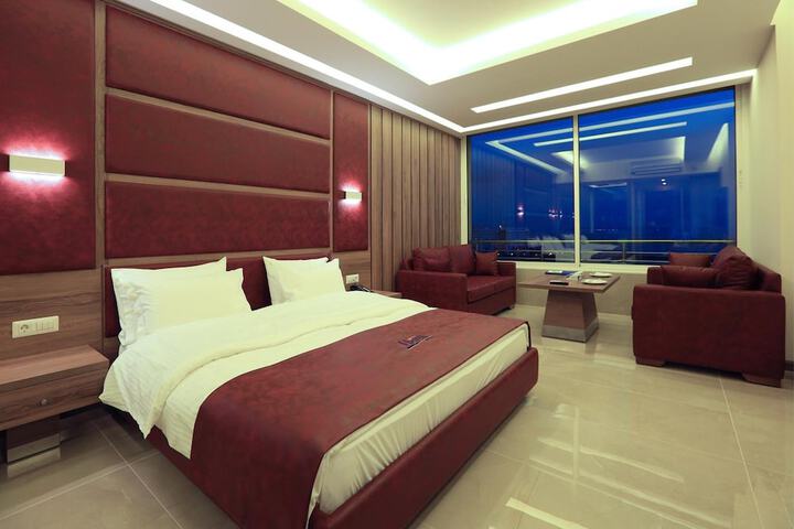 Room 21 of 105