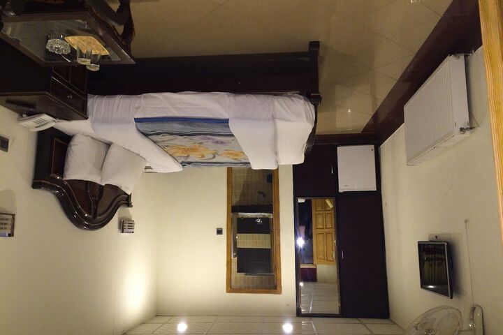 Room 12 of 35