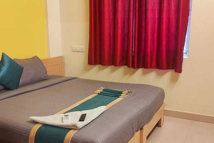Room 8 of 16