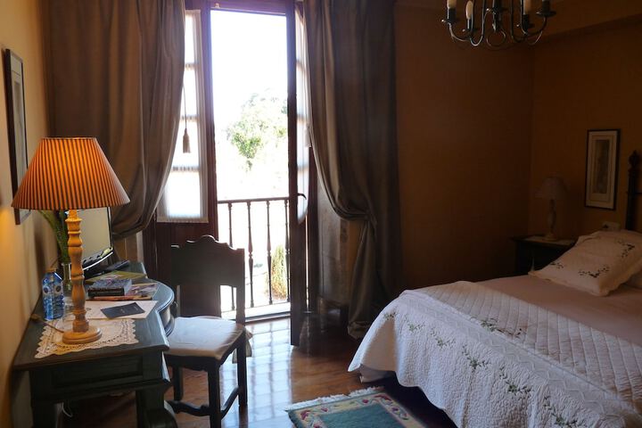 Room 4 of 54
