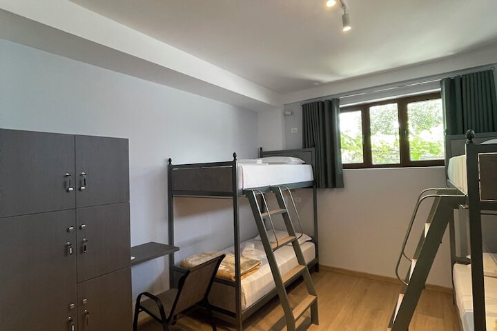 Room 6 of 26