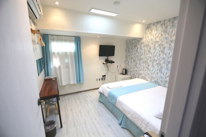 Room 16 of 61