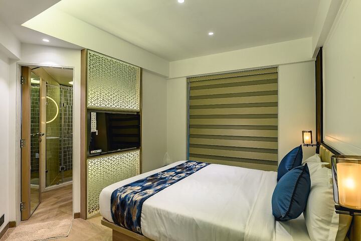 Room 9 of 29
