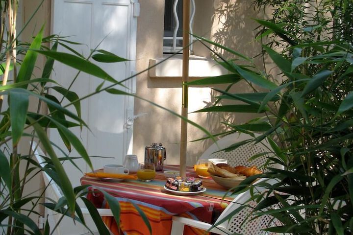 Terrace/Patio 9 of 33
