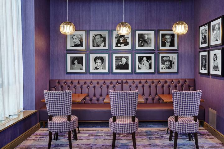 Lounge 31 of 39