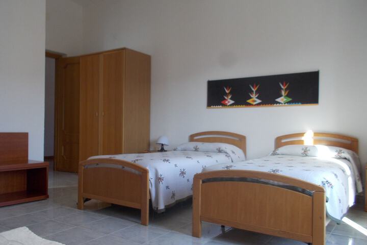 Room 7 of 65