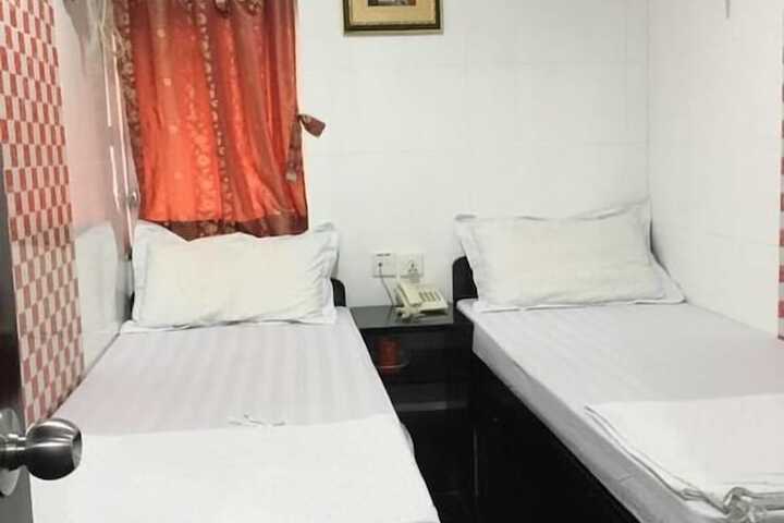 Room 18 of 48