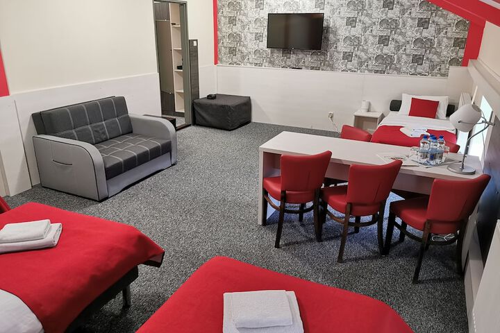 Room 9 of 39