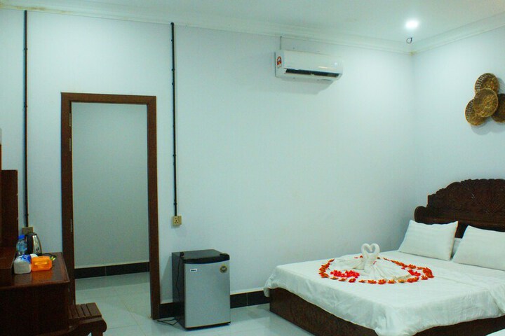 Room 6 of 45