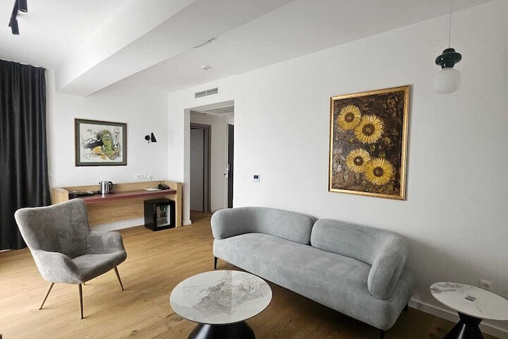 Room 29 of 69