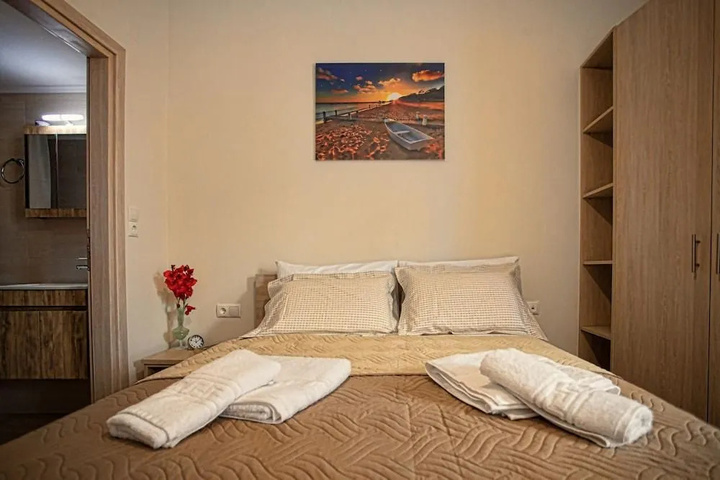 Room 3 of 9