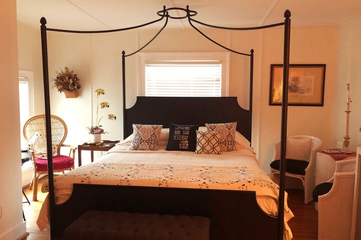 Room 10 of 68