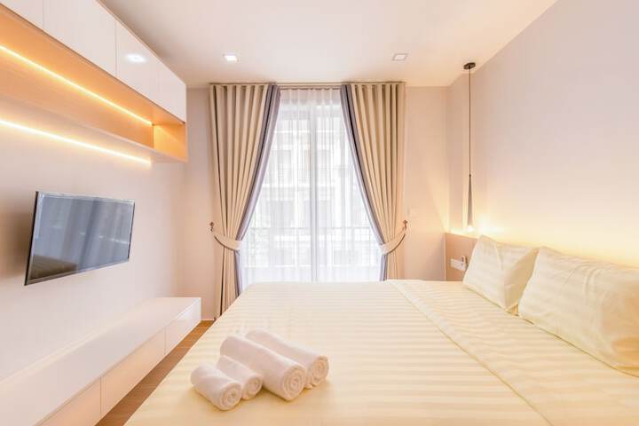 Room 2 of 16
