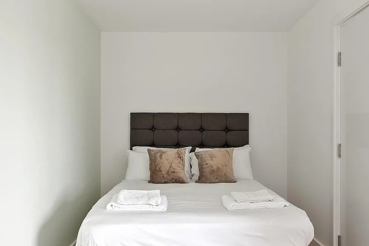 Room 2 of 11