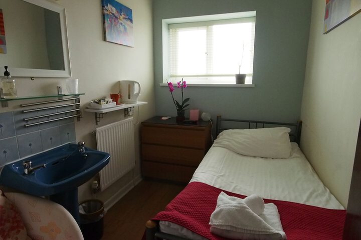 Room 6 of 37