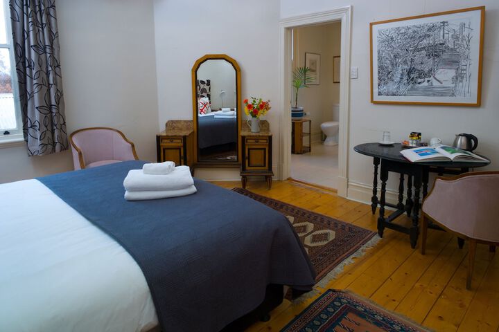 Room 8 of 28