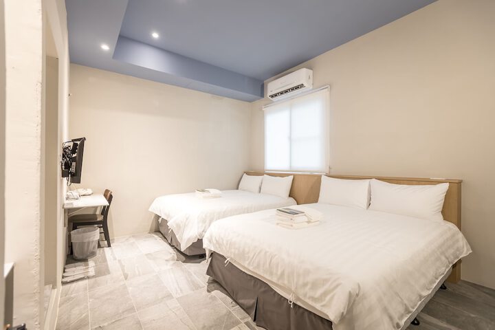 Room 14 of 99