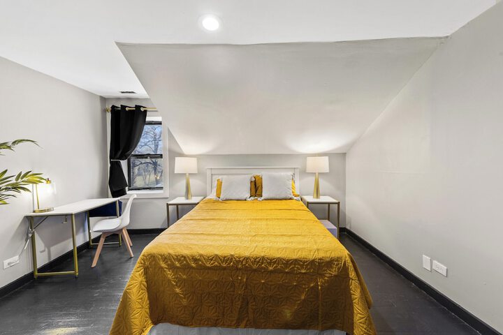 Room 12 of 30