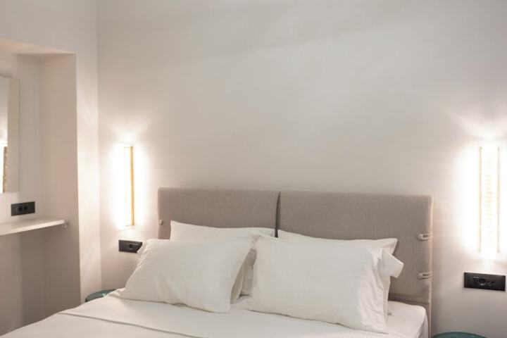 Room 15 of 37