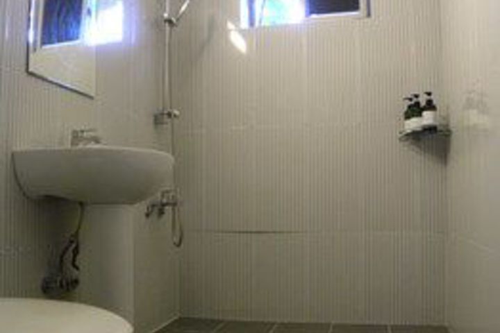 Room 3 of 53
