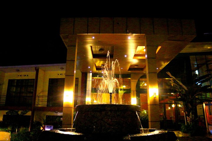 Hotel Exterior 18 of 21