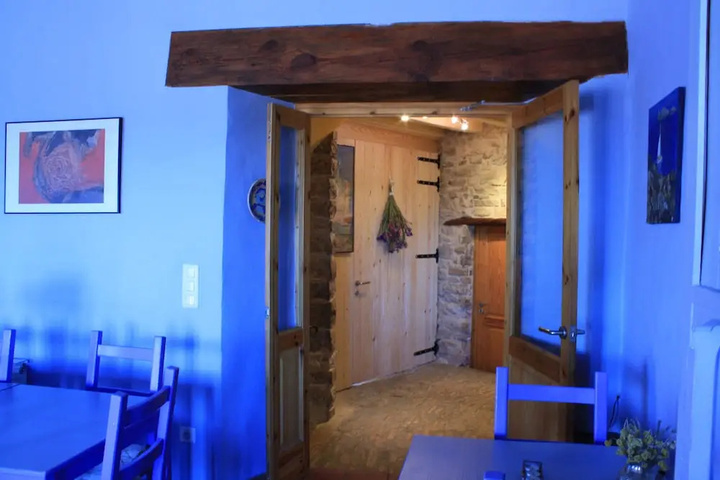 Room 4 of 14