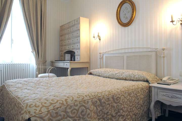 Room 5 of 42