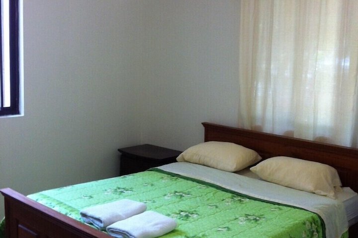 Room 12 of 27