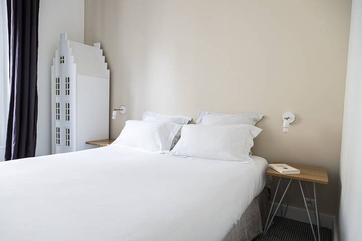 Room 14 of 80