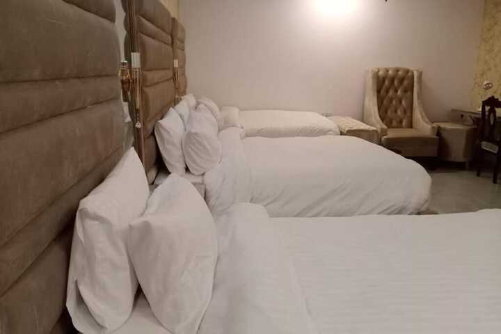 Room 25 of 27