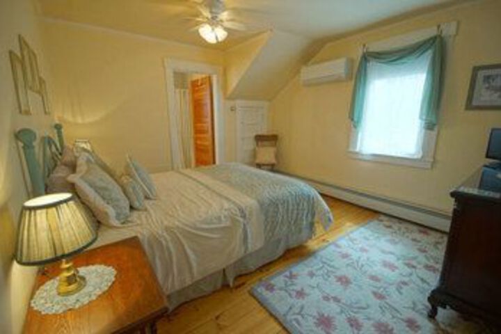 Room 11 of 39