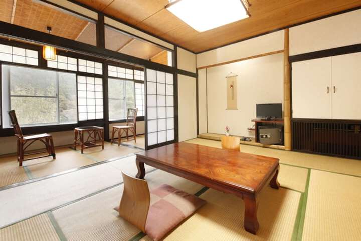 Room 5 of 30