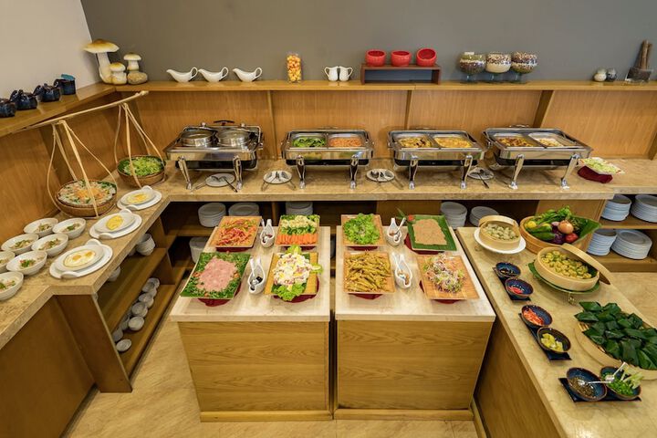Dining 94 of 119