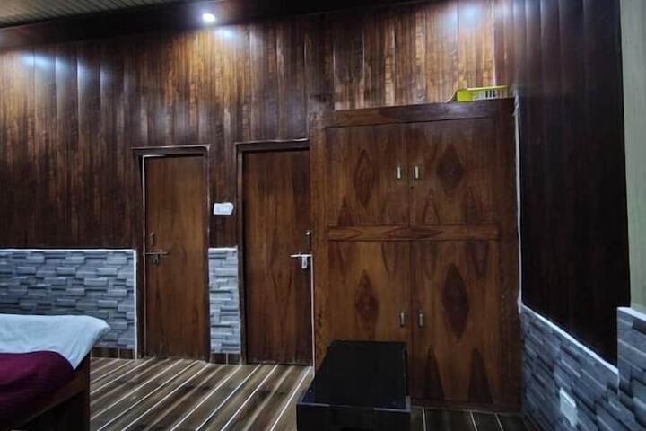 Room 3 of 54