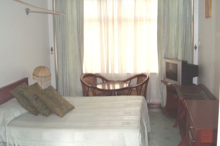 Room 4 of 64