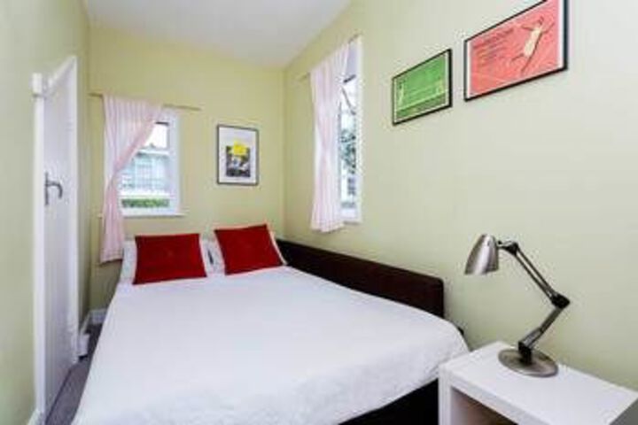 Room 12 of 21