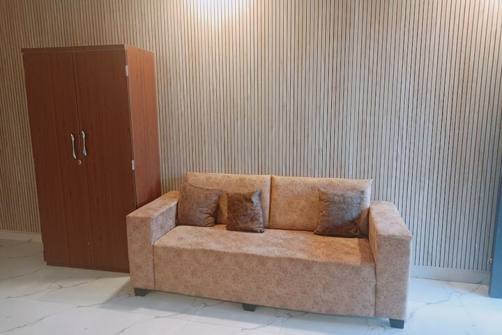 Room 9 of 10