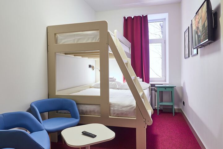 Room 16 of 18