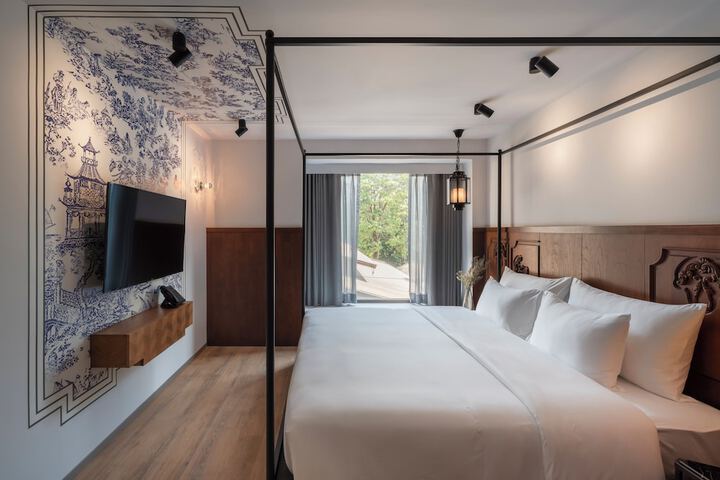 Room 6 of 95