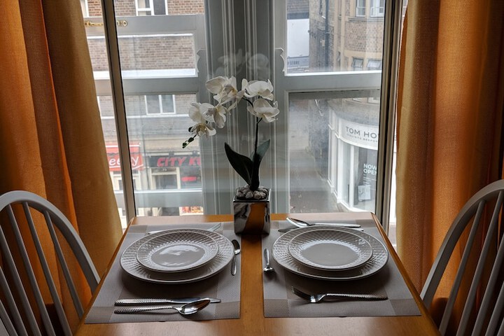 Dining 39 of 42