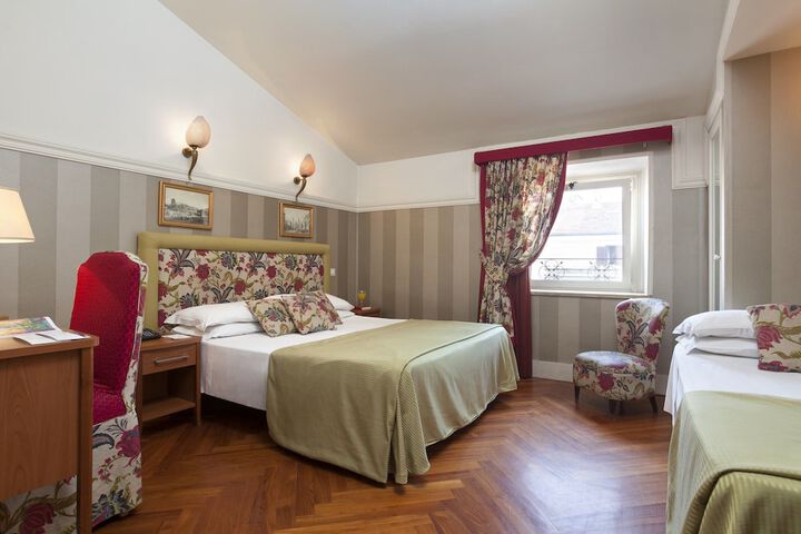 Room 54 of 111
