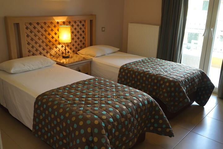 Room 5 of 61