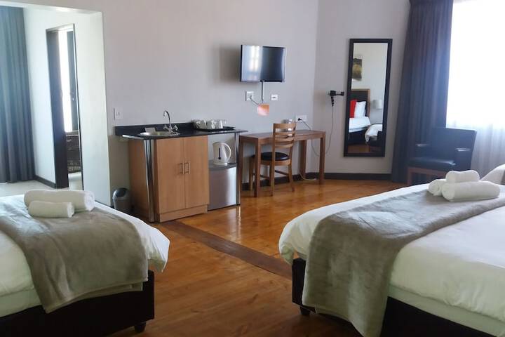 Room 8 of 34