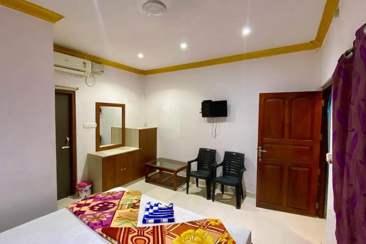 Room 2 of 9