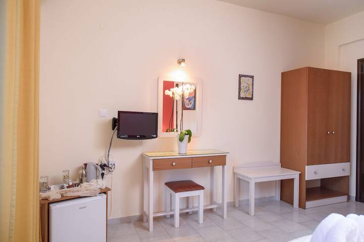 Room 7 of 43