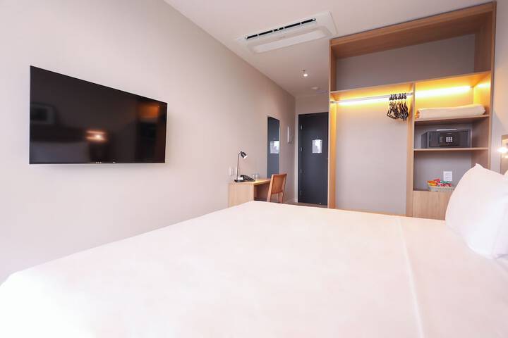 Room 14 of 38
